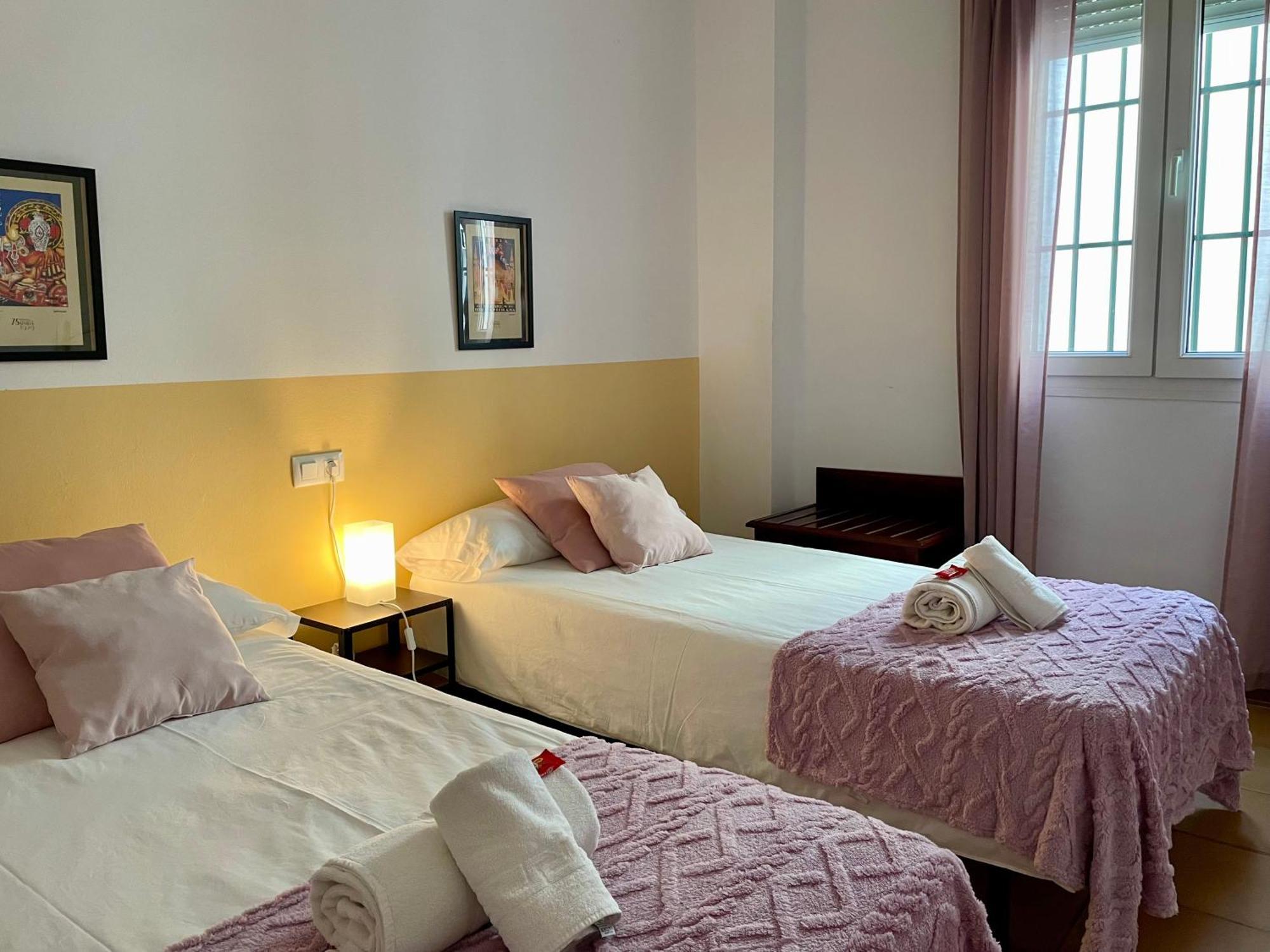 Plaza Espana Family House Севиля Екстериор снимка