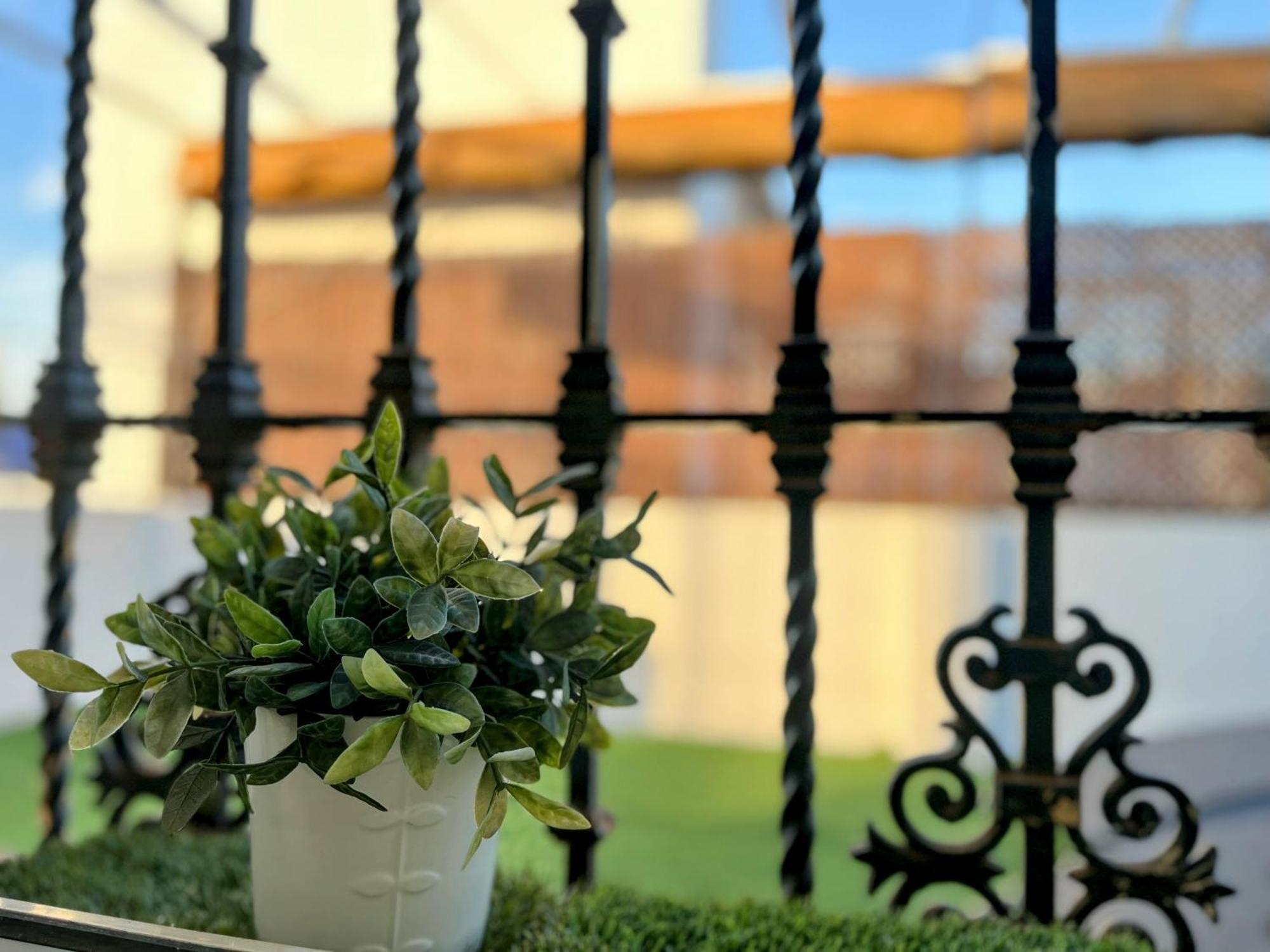 Plaza Espana Family House Севиля Екстериор снимка