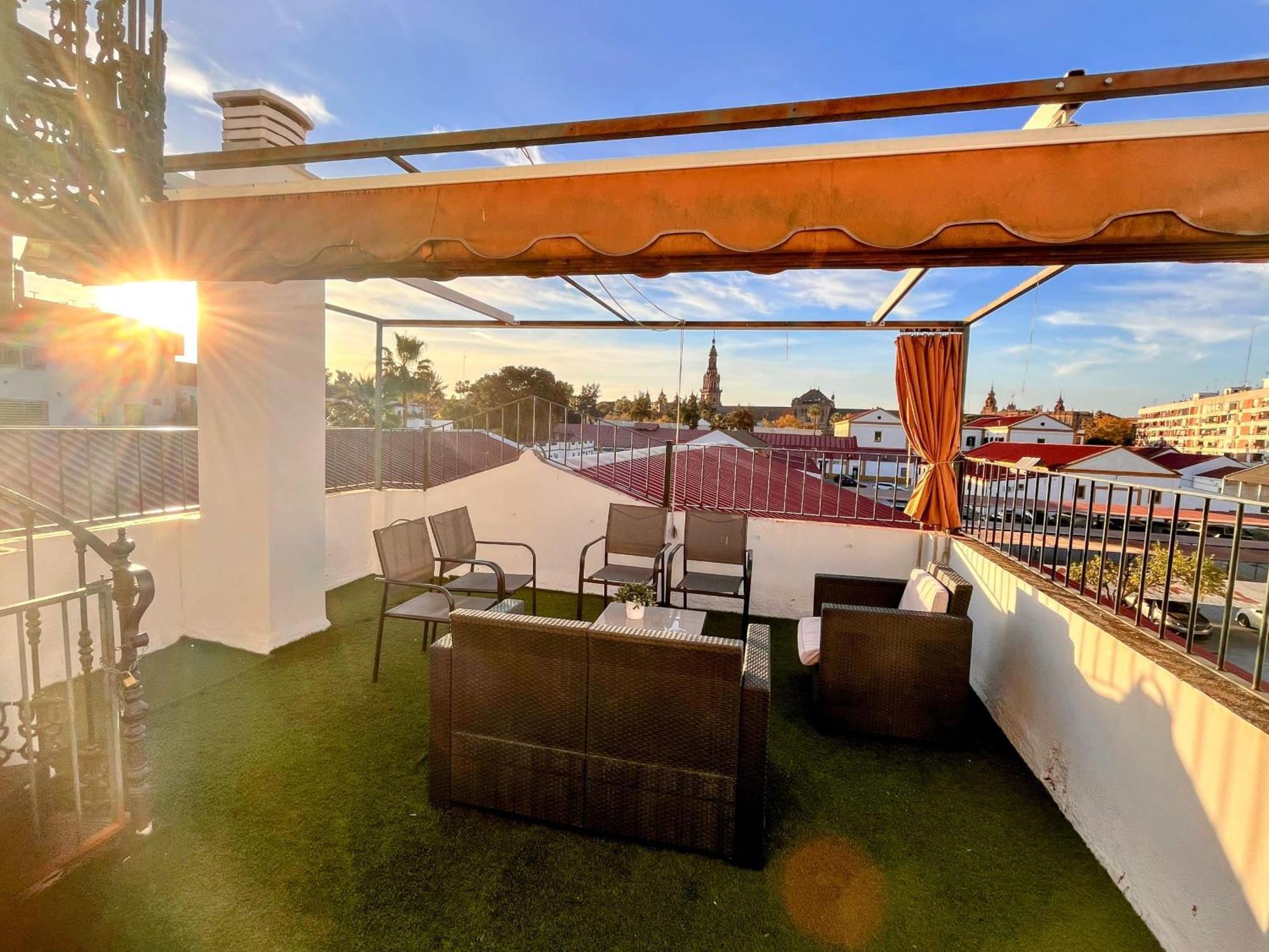 Plaza Espana Family House Севиля Екстериор снимка