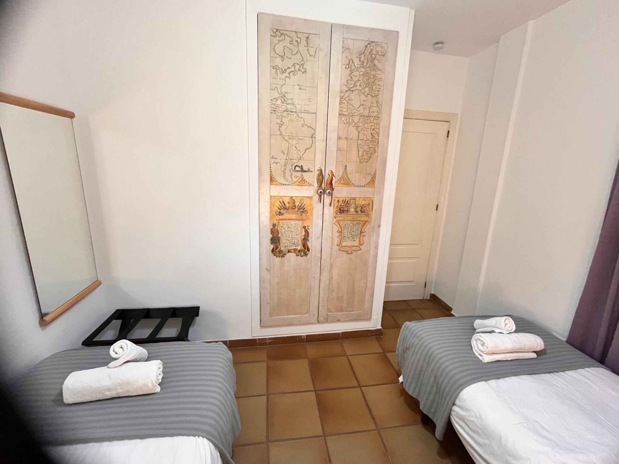 Plaza Espana Family House Севиля Екстериор снимка